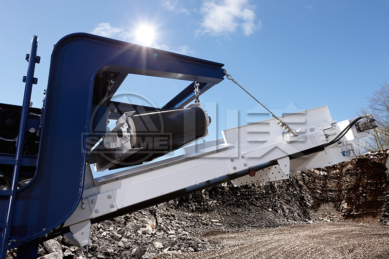 履帶式移動(dòng)破碎機(jī)對(duì)比輪胎式移動(dòng)破碎機(jī)有什么優(yōu)勢(shì)？