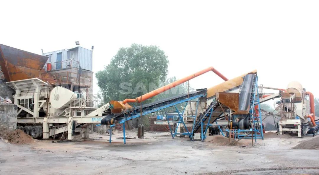 時(shí)產(chǎn)值近600萬(wàn)！山美移動(dòng)式破碎篩分一體站助力江蘇高碳鉻鐵礦破碎項(xiàng)目建設(shè)