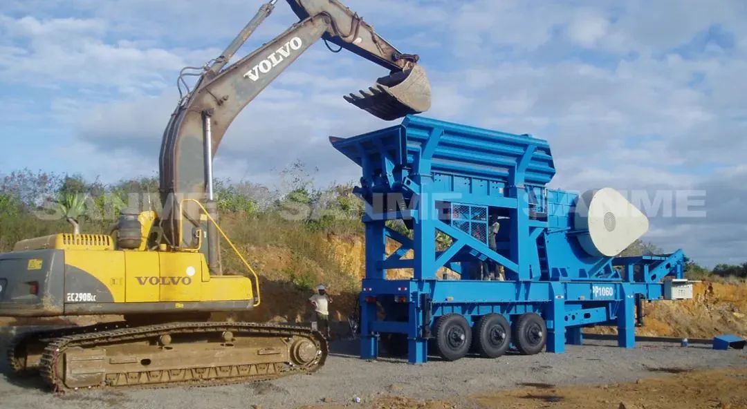 時(shí)產(chǎn)值近600萬(wàn)！山美移動(dòng)式破碎篩分一體站助力江蘇高碳鉻鐵礦破碎項(xiàng)目建設(shè)